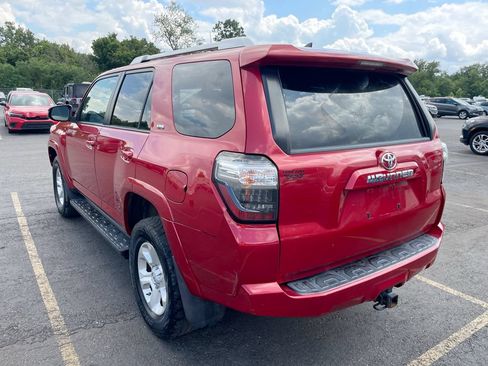 Used 2015 Toyota 4Runner SR5 AWD/4WD image 4
