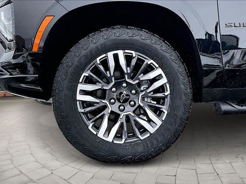 New 2026 Chevrolet Suburban Z71 w/ Comfort Package image 12