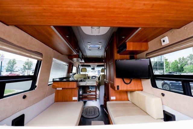 Used 2014 Mercedes-Benz Sprinter 3500 image 34