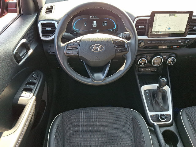 Used 2025 Hyundai Venue Limited FWD image 12