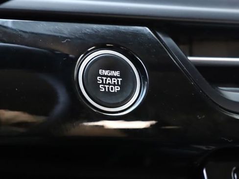 Used 2025 Kia Seltos S FWD image 32