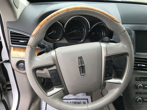Used 2012 Lincoln MKT AWD/4WD image 12