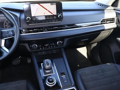Used 2024 Mitsubishi Outlander SE image 11
