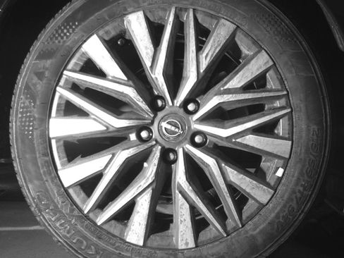 Used 2025 Nissan Altima 2.5 SV FWD image 15