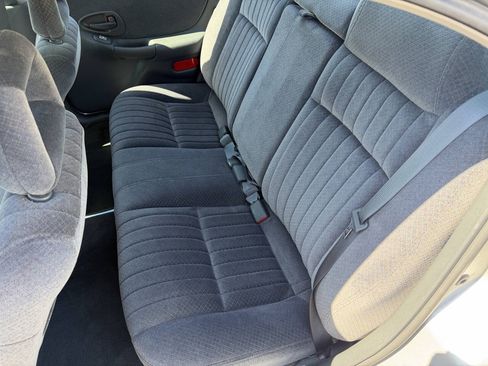 Used 2002 Pontiac Grand Prix GT FWD image 31
