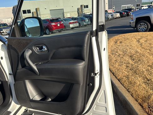 Used 2023 INFINITI QX80 Luxe w/ Cargo Package image 12