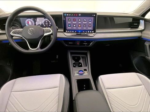 New 2026 Volkswagen Tiguan SE AWD/4WD image 6