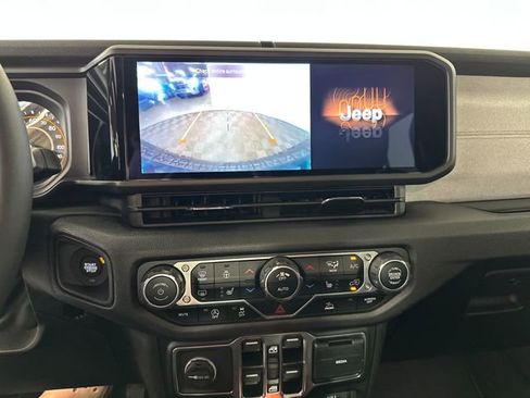 Used 2024 Jeep Wrangler Willys image 22