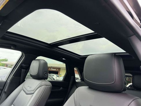 Certified 2023 Cadillac XT5 Premium Luxury AWD/4WD image 18