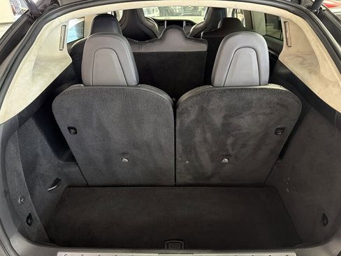 Used 2018 Tesla Model X 75D AWD/4WD image 11