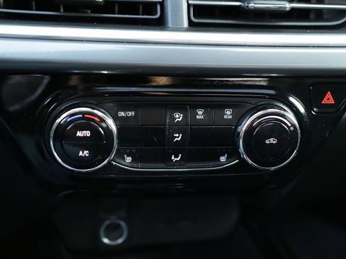 Used 2024 Chevrolet Trax ACTIV w/ Sunroof Package image 15