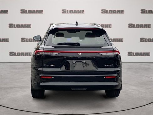 New 2025 Toyota Crown Signia image 4