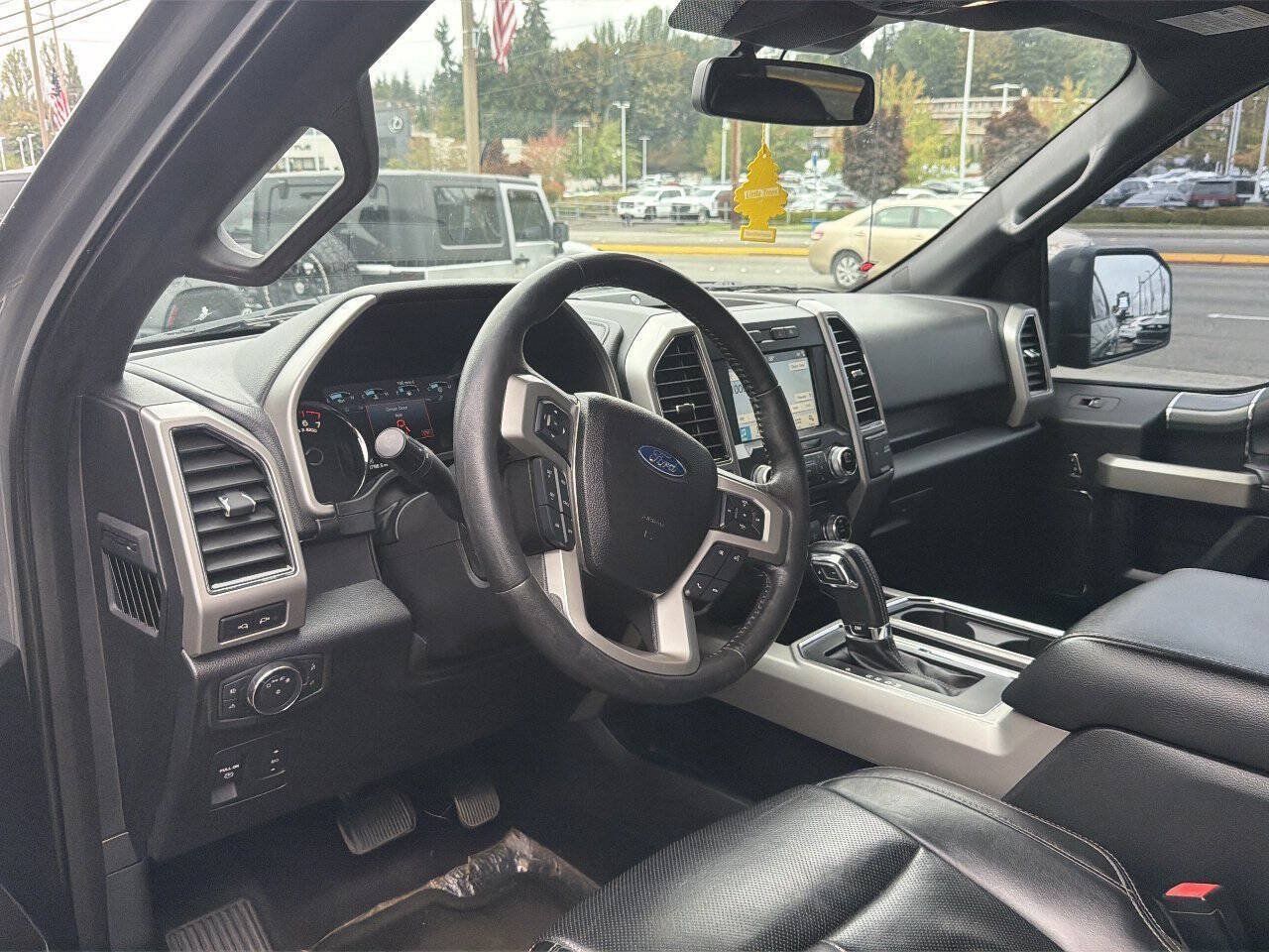 Used 2018 Ford F150 Lariat w/ Equipment Group 502A Luxury RWD image 5