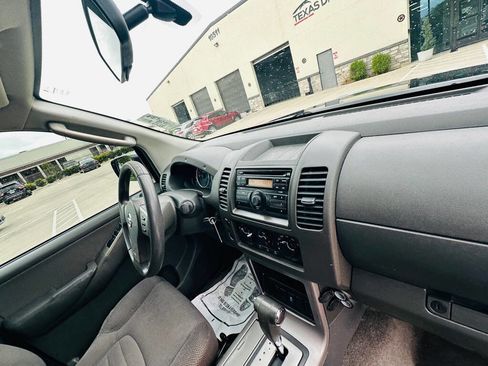 Used 2012 Nissan Pathfinder S image 22