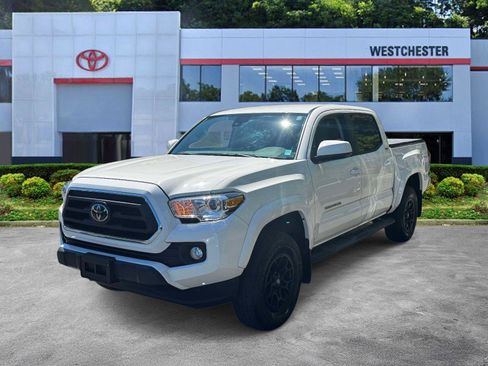 Certified 2021 Toyota Tacoma SR5 AWD/4WD image 4