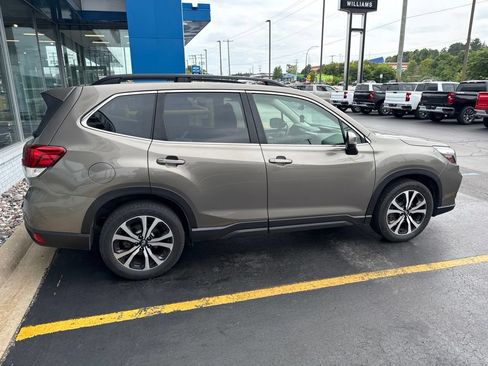 Used 2019 Subaru Forester Limited AWD/4WD image 4