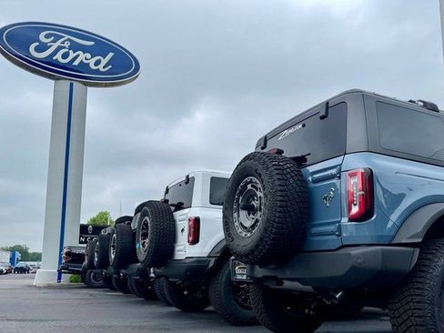 Used 2023 GMC Sierra 1500 SLT w/ SLT Premium Package image 44