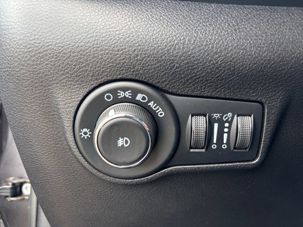 Used 2023 Jeep Compass Limited AWD/4WD image 19