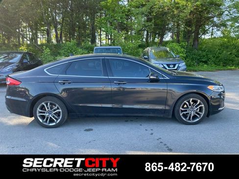 Used 2019 Ford Fusion SEL FWD image 4