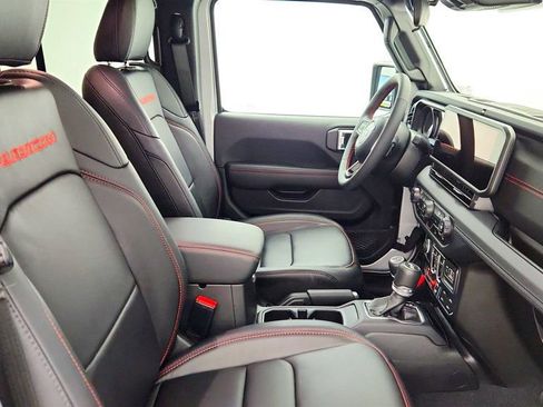 Used 2024 Jeep Wrangler Unlimited Rubicon w/ Convenience Group image 24