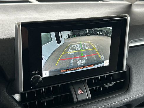 Used 2025 Toyota RAV4 XLE FWD image 17