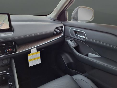 New 2026 Nissan Rogue Platinum w/ Platinum Premium Package image 30