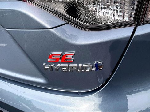 Used 2024 Toyota Corolla SE w/ SE Package FWD image 8