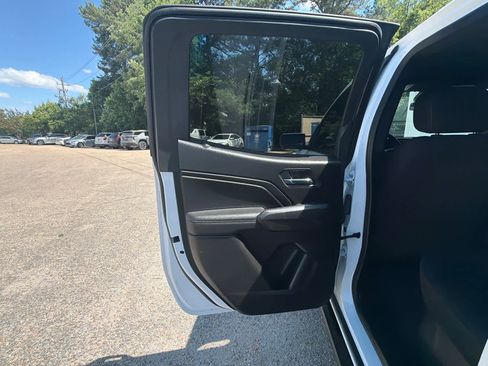 Used 2023 Chevrolet Colorado LT RWD image 32