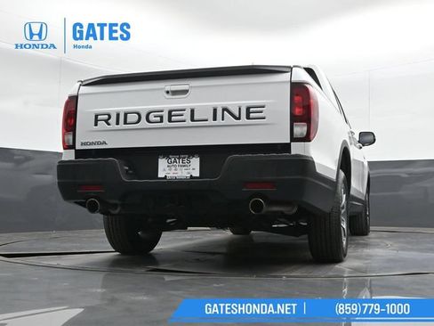 Certified 2025 Honda Ridgeline RTL image 33