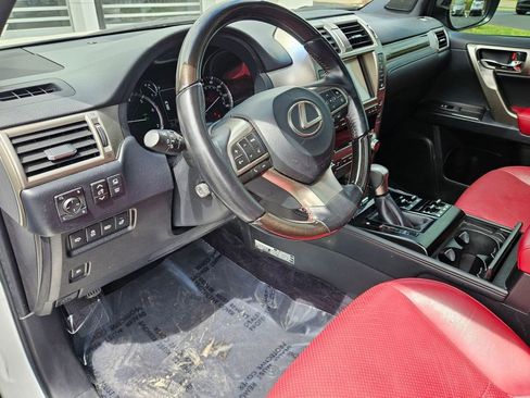 Used 2021 Lexus GX 460 Luxury w/ Accessory Package AWD/4WD image 11