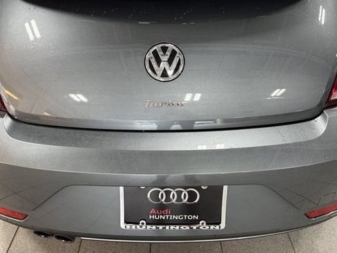 Used 2019 Volkswagen Beetle 2.0T SE FWD image 40