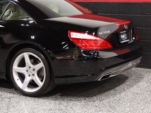 Used 2013 Mercedes-Benz SL 550 w/ Premium Pkg image 27