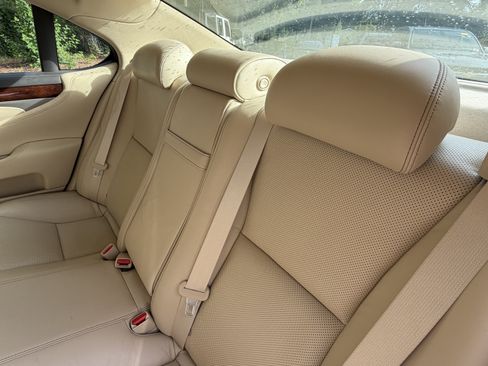 Used 2013 Lexus LS 460 w/ Comfort Pkg RWD image 32