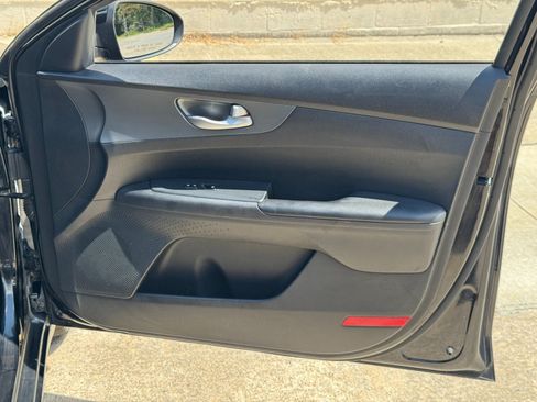 Used 2019 Kia Forte LXS FWD image 35