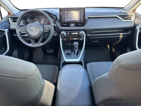 Used 2022 Toyota RAV4 XLE w/ Convenience Package FWD image 16