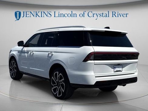 New 2026 Lincoln Navigator Reserve AWD/4WD image 7