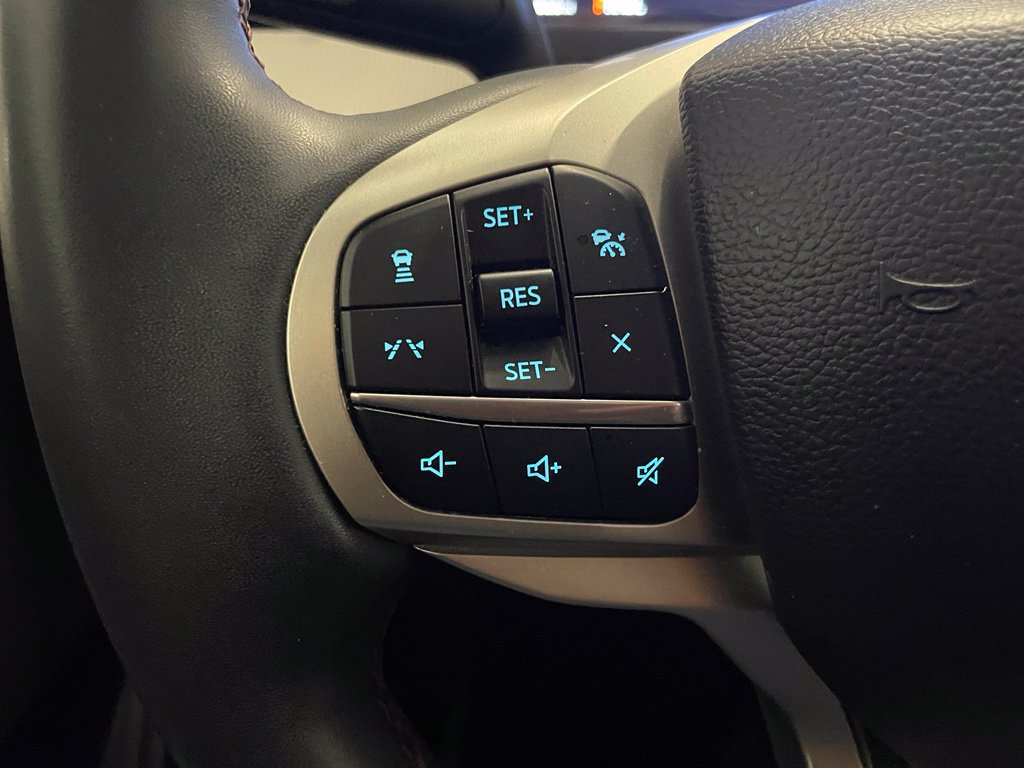 Used 2025 Ford Explorer Active RWD image 12