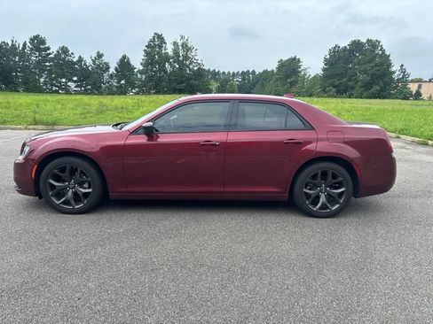 Certified 2023 Chrysler 300 Touring w/ Sport Appearance Package RWD image 4