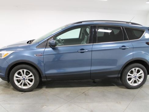 Used 2018 Ford Escape SE image 7