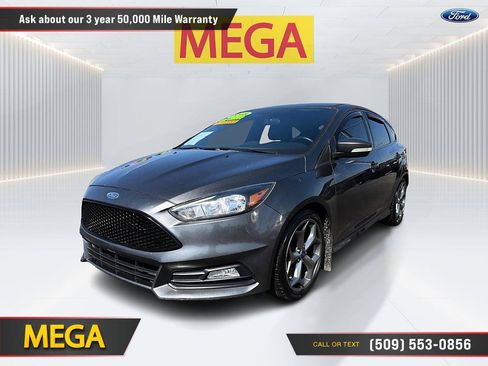 Used 2018 Ford Focus ST FWD image 1
