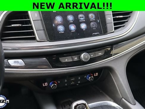 Used 2019 Buick Enclave Essence FWD image 8