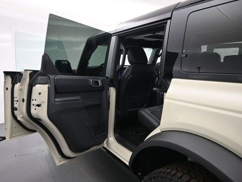 New 2026 Ford Bronco Badlands image 17