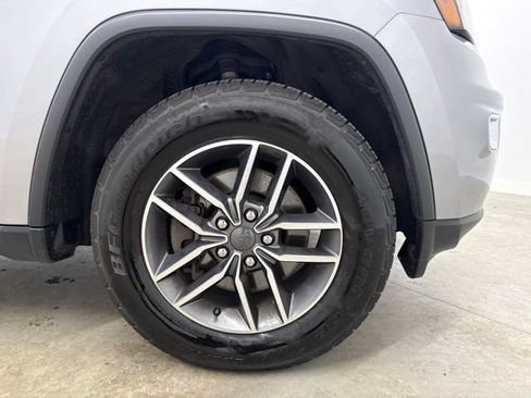 Used 2021 Jeep Grand Cherokee Limited w/ Premium Lighting Group AWD/4WD image 12