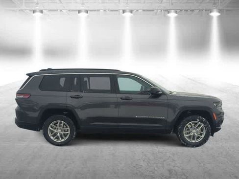 New 2025 Jeep Grand Cherokee L Laredo image 9