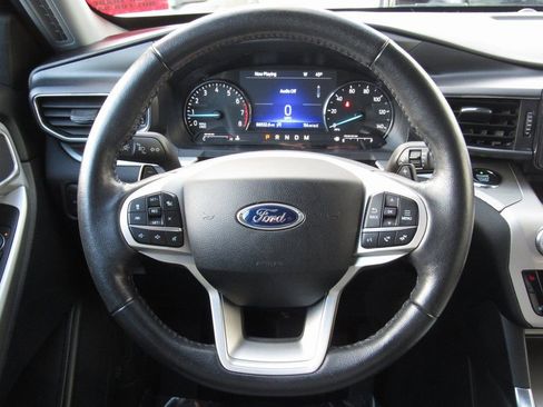 Used 2021 Ford Explorer XLT w/ Equipment Group 202A image 27