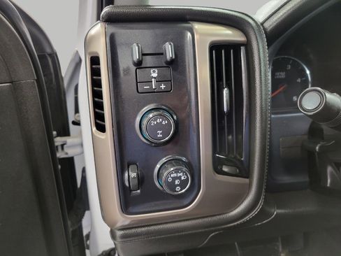 Used 2018 GMC Sierra 2500 Denali w/ Duramax Plus Package AWD/4WD image 10