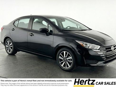 Used 2025 Nissan Versa SV image 1