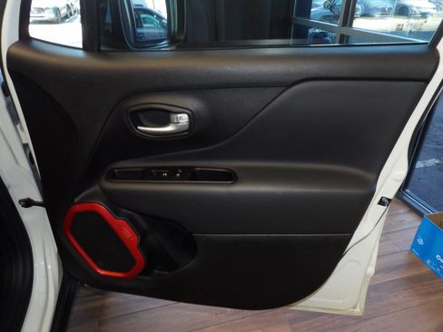 Used 2023 Jeep Renegade Trailhawk AWD/4WD image 12