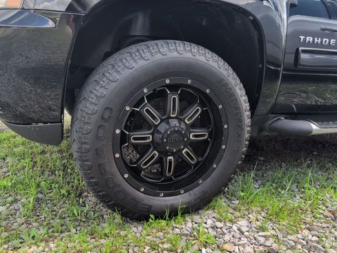 Used 2011 Chevrolet Tahoe LT image 23