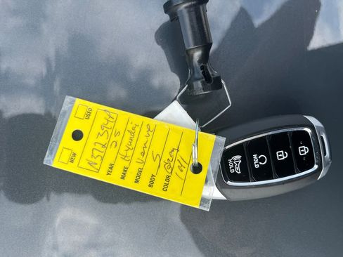 Used 2025 Hyundai Venue SEL FWD image 29